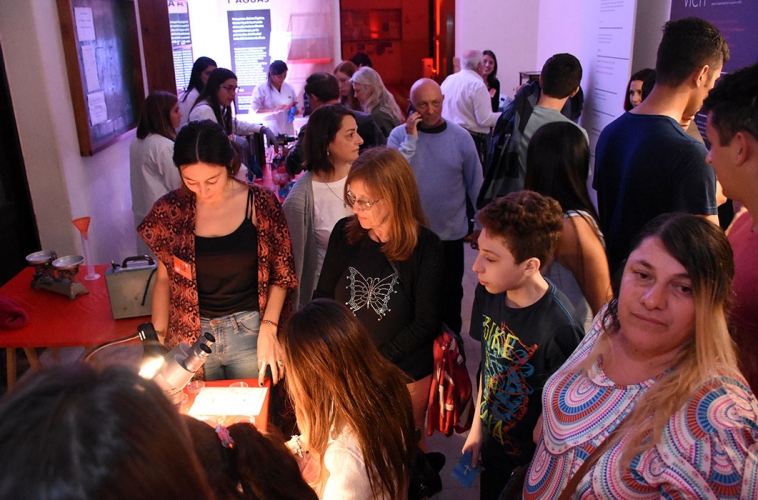 Cientos de personas disfrutaron de la Noche de los Museos en la FIQ Cientos de personas disfrutaron de la Noche de los Museos en la FIQ