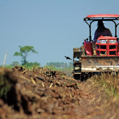 tractor-field-farm-transport-vehicle-crop-847574-pxhere.com
